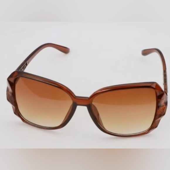 Stylish Women's Sunglasses Black, Brown, Or Pink - Picture 6 of 6